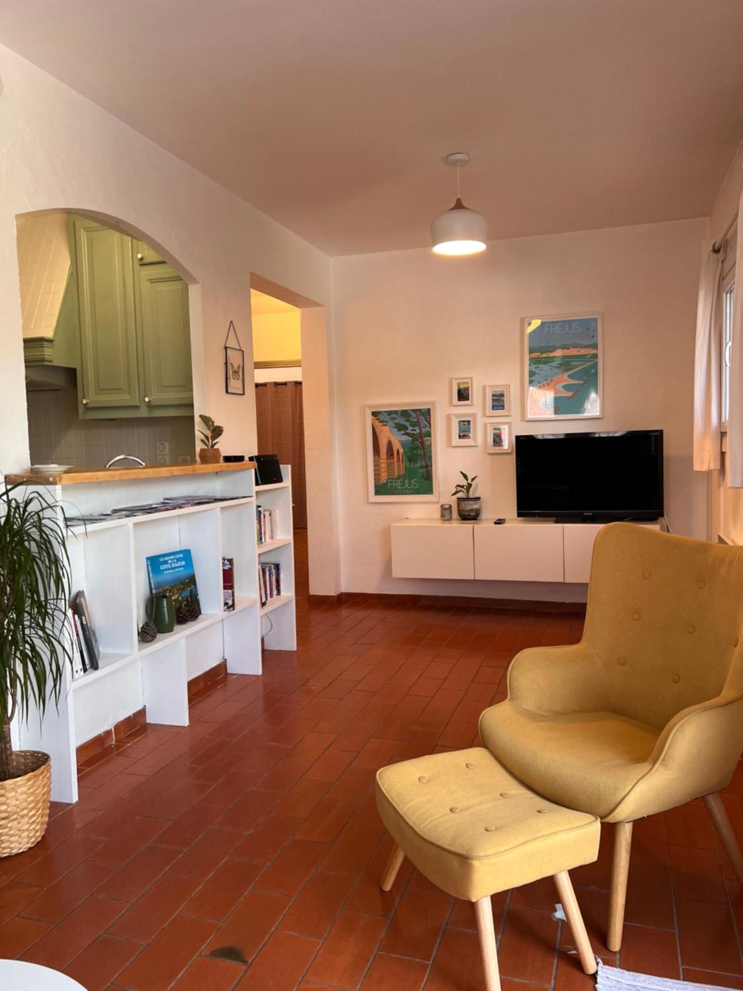 Simone, Maison, Quartier Calme, Grande Terrasse, Spa, Barbecue, 2 Frejus