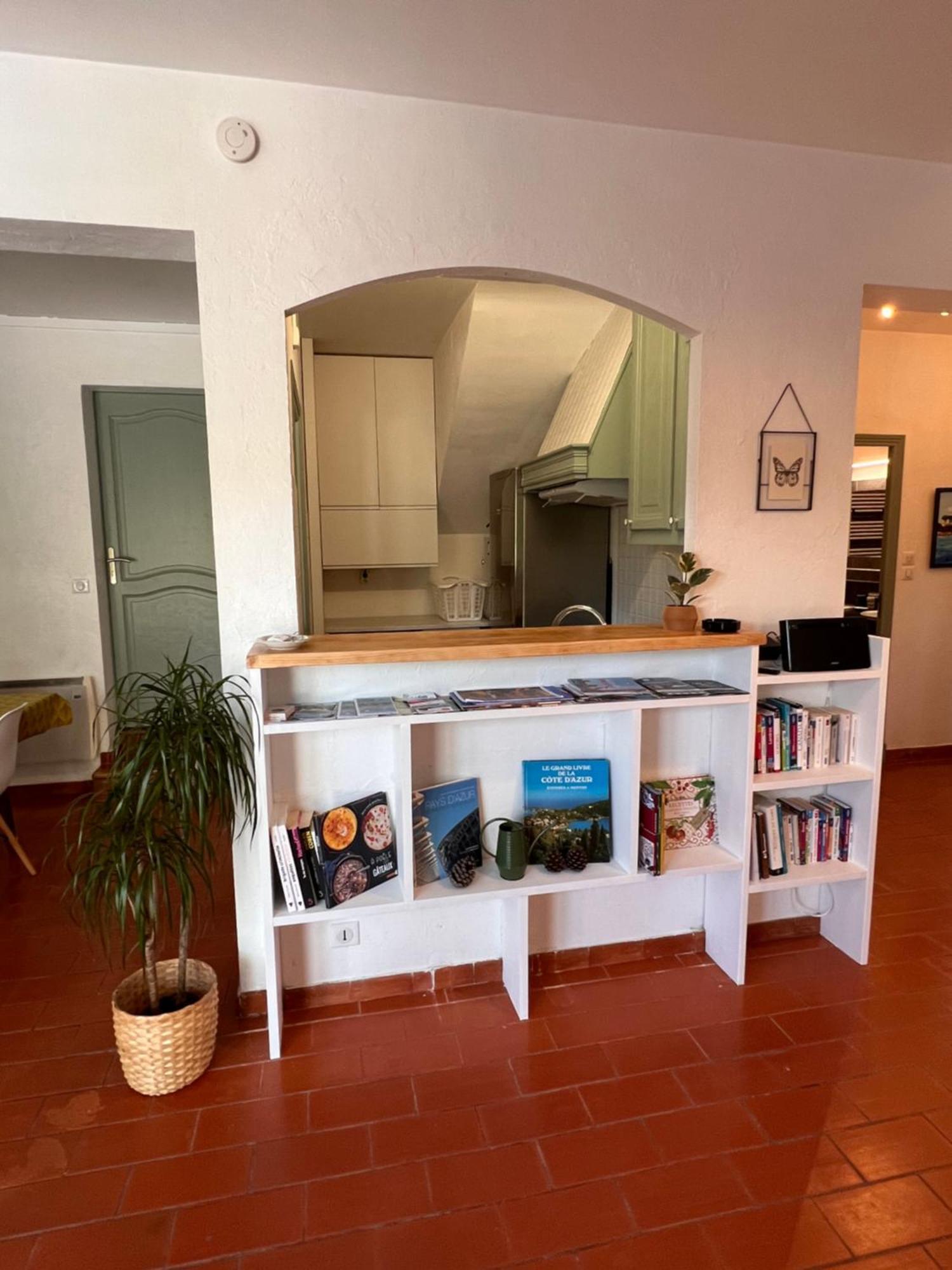 Apartment Simone, Maison, Quartier Calme, Grande Terrasse, Spa, Barbecue, 2 Frejus