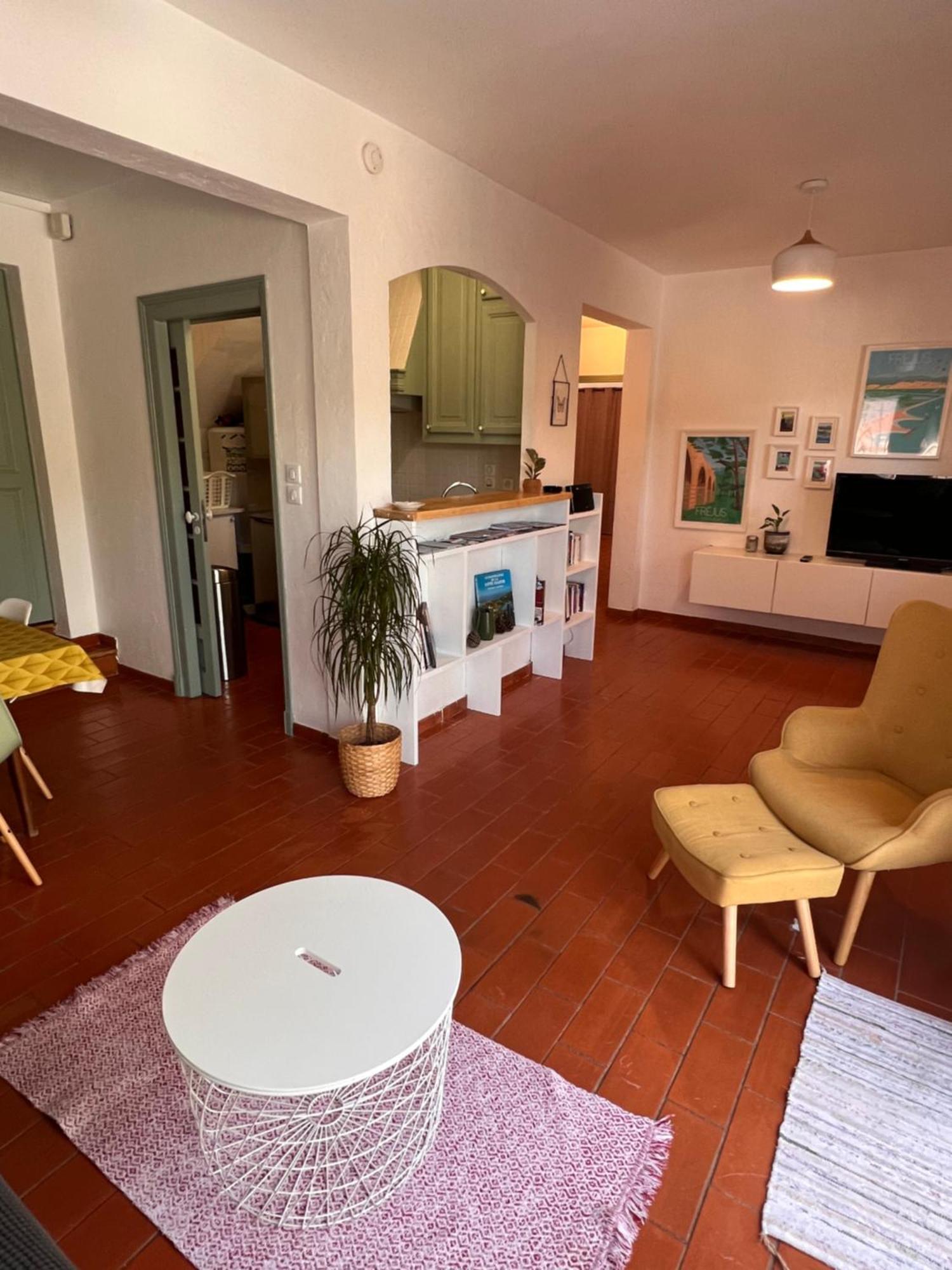 Simone, Maison, Quartier Calme, Grande Terrasse, Spa, Barbecue, 2 Apartment